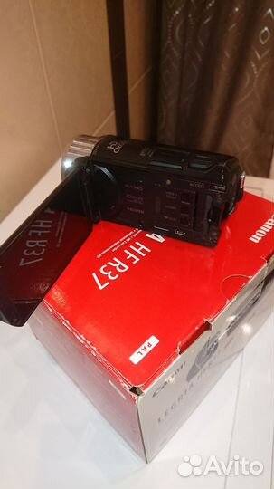 Видеокамера Full HD Canon Legria R 37/карта