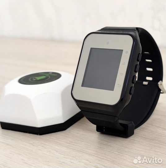 Система вызова: кнопка вызова официанта с часами