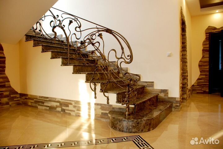 Лестница мрамор / гранит