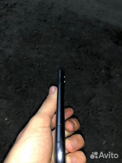 Телефон iPhone 11