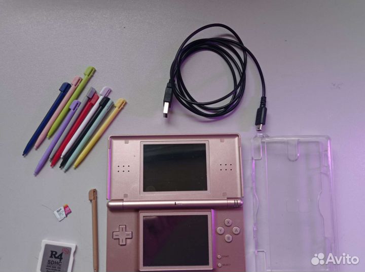 Nintendo DS Lite pink Полный комплект, r4 +32gb :)