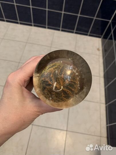 Стеклянный снежный шар города