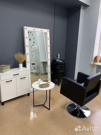 Парикмахерская кресло