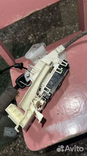 Замок передней правой двери на Mercedes CLS 218