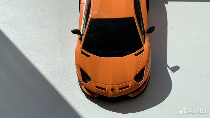 Радиоуправляемая машинка Lamborghini Aventador SVJ
