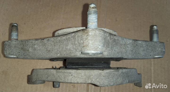 Подушка кпп Mercedes C-class