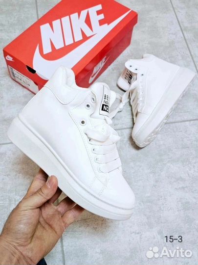 Кроссовки зимние