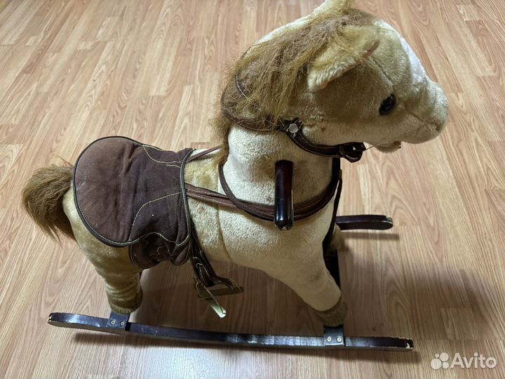 Детская качалка лошадь