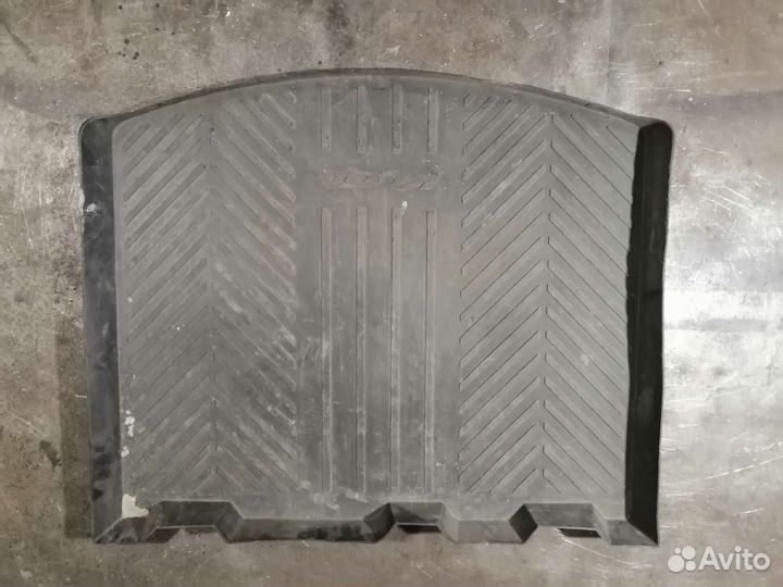 Багажный коврик