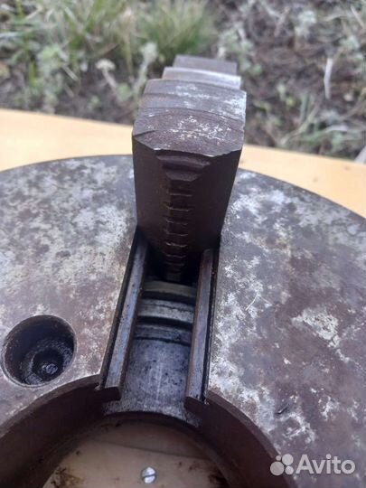 Токарный патрон 3 х кулачковый 250мм 7100-0009