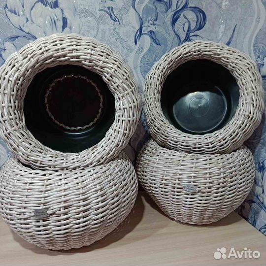 Кашпо из искусственного ротанга