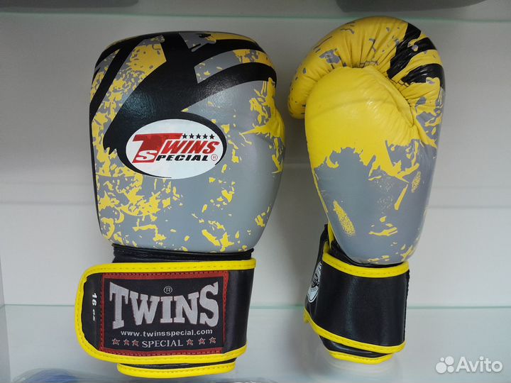 Боксерские перчатки