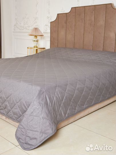 Покрывало на кровать стеганое 215х240