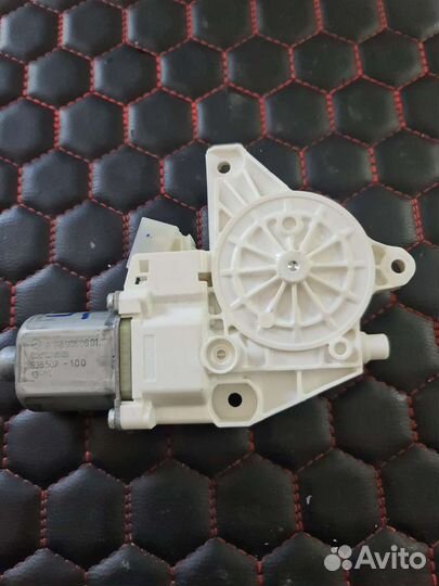 Мотор стеклоподъемника задний Mercedes ML166