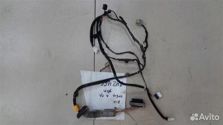 Проводка двери передней правой Kia Rio 2011-2016