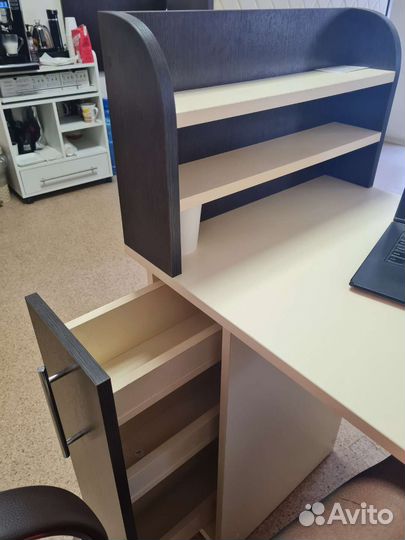 Стол для маникюра бу