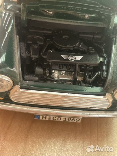 Коллекционная модель Mini Cooper 1960 года 1:24