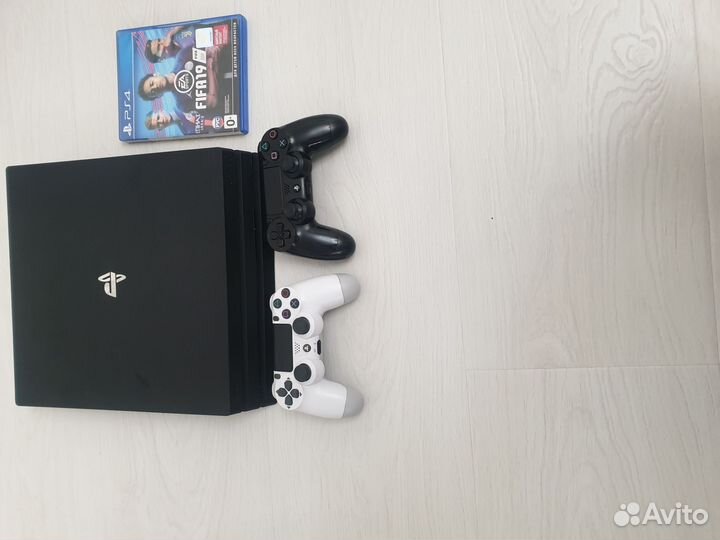 Ps4 pro 1tb 2 джойстика