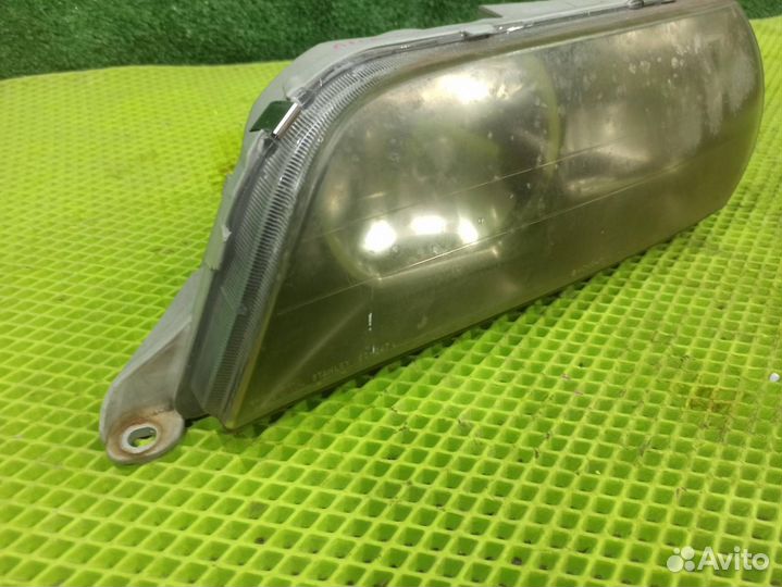 Фара левая Toyota Chaser