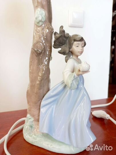 Лампа настольная NAO by Lladro'