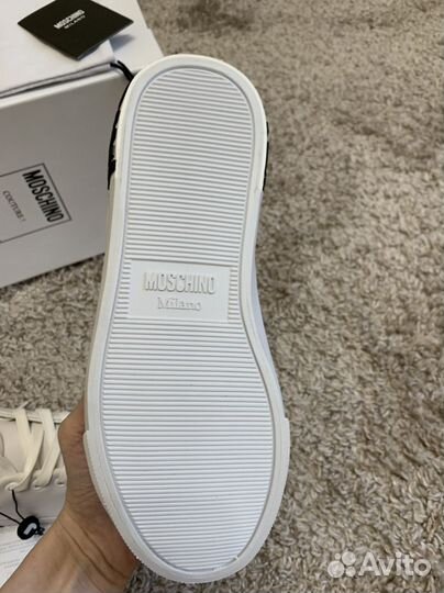 Новые кроссовки Moschino оригинал