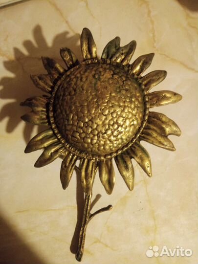 Бронзовая подсвечник и пепельница