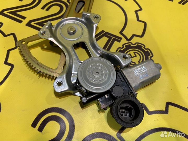 Стеклоподъемник передний левый Toyota Ist NCP60