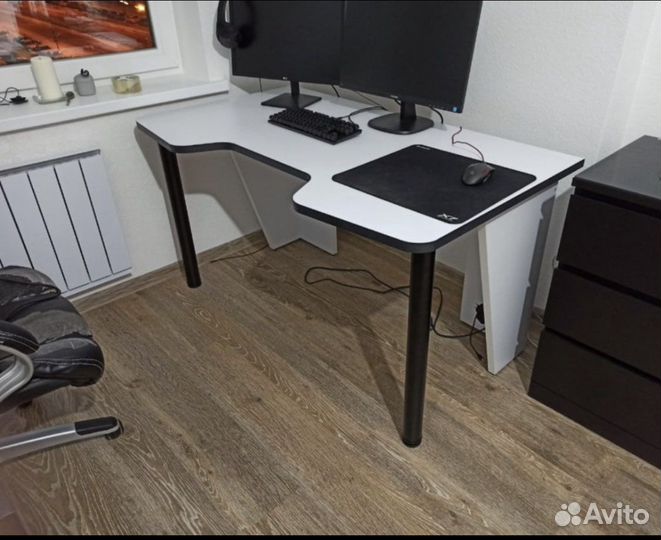 Компьютерный стол игровой