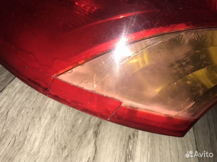 Задний левый стоп на kia ceed2 хэтчбек