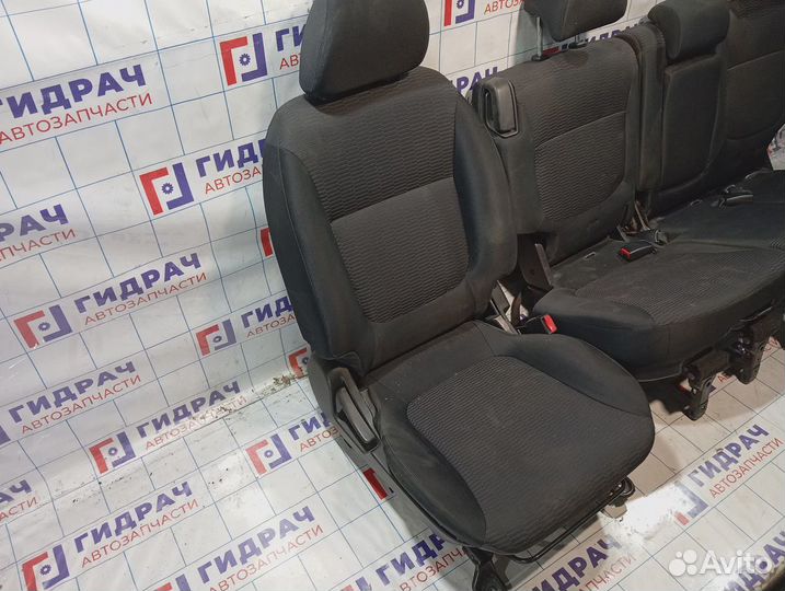 Комплект сидений Mitsubishi Pajero Sport
