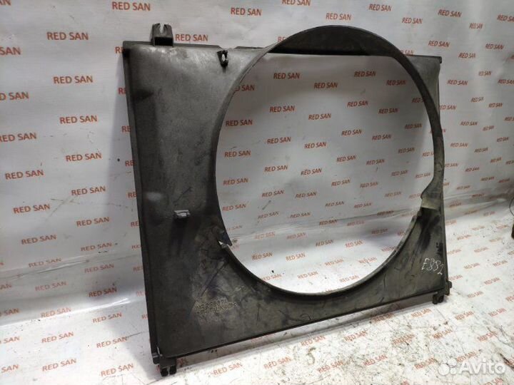 Диффузор радиатора Mitsubishi Pajero Sport K94W