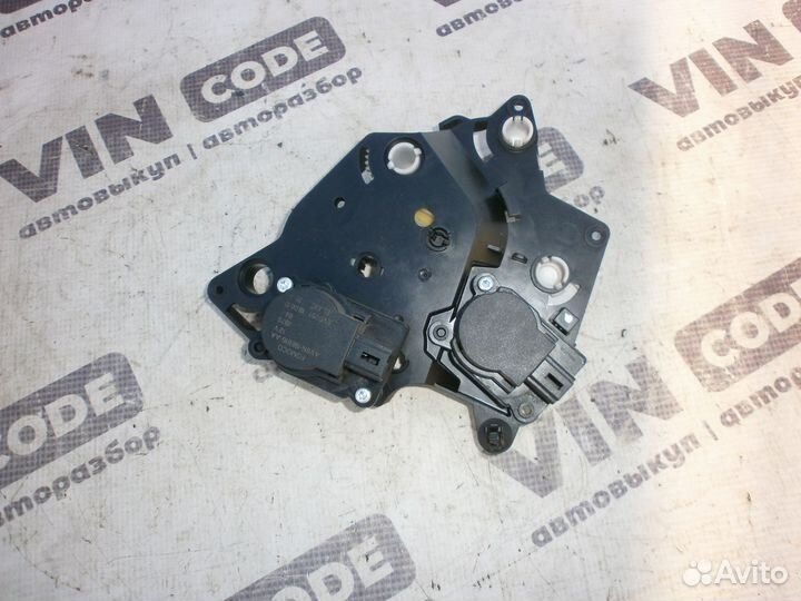 Механизм заслонок отопителя Ford Focus 3