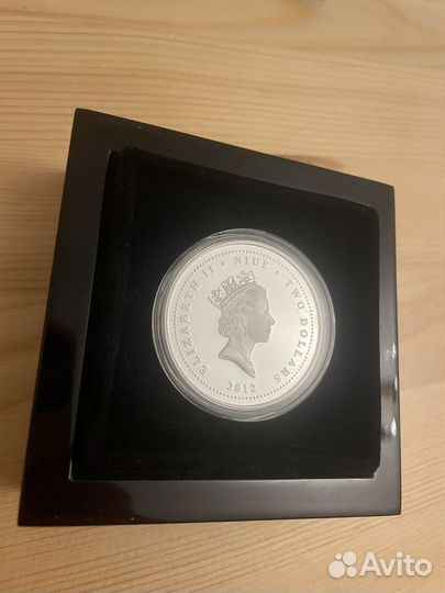 Монета на счастье(удачу) Фэн-шуй Карпы Кои Ниуэ