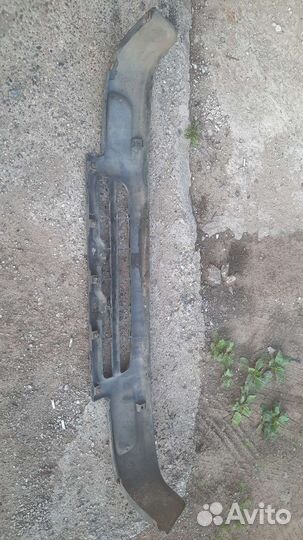 Губа переднего бампера Тойота сурф 4раннер