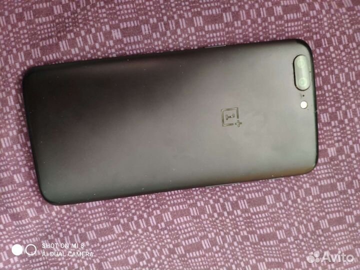 Телефон OnePlus 5