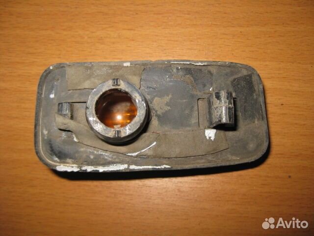 Повторитель на крыло Лада 2110