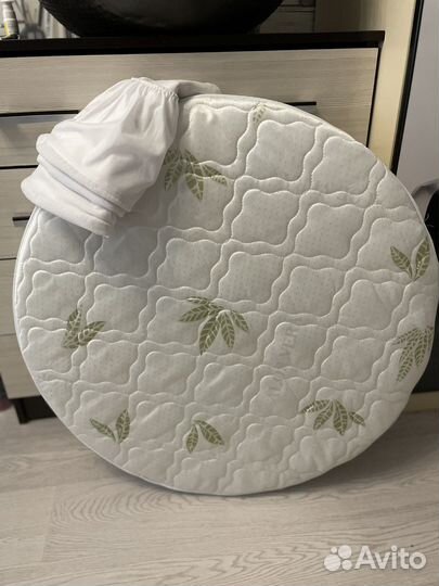 Круглый матрас с непромакаймым чехлом