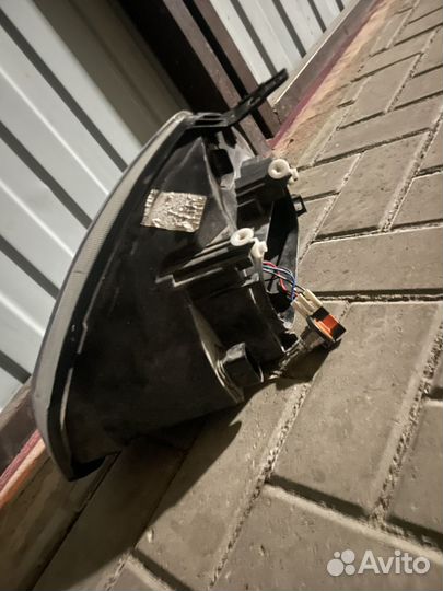 Фара передняя правая на LADA priora 2