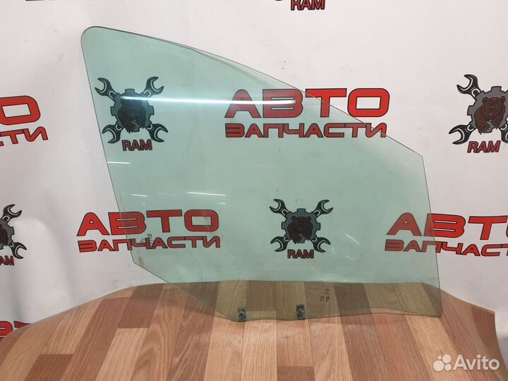 Стекло переднее правое Peugeot 408