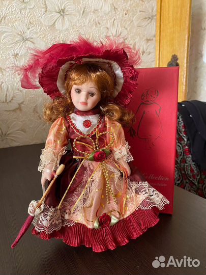 Кукла фарфоровая коллекционная наина