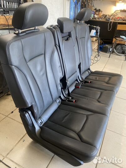 Задний ряд сиденьев