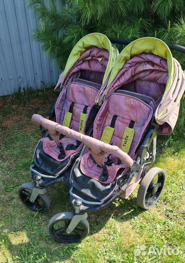 Коляска для двойни с рождения