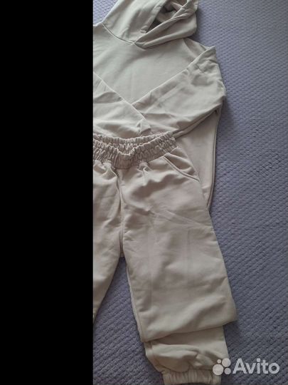 Спортивный костюм женский новый 46 размер