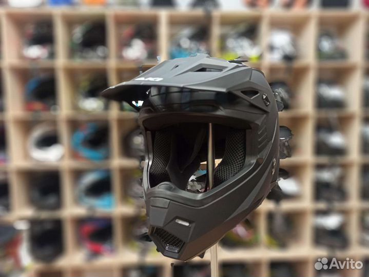 Кроссовый шлем