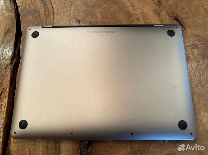 MacBook Pro 13 M1/16 GB/256 SSD/SpaceGray