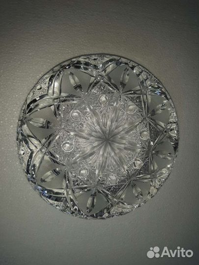Продам хрустальную пепельницу