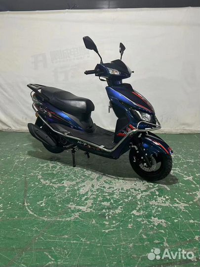 Скутер бензиновый NEW М8 150