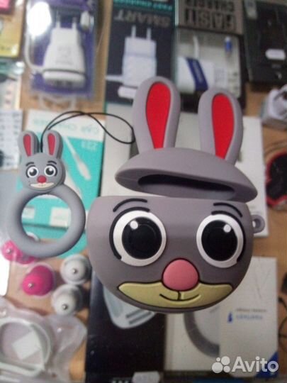 Чехлы для AirPods