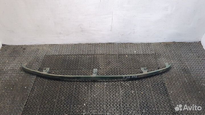 Ресничка под фару Nissan Navara, 2001