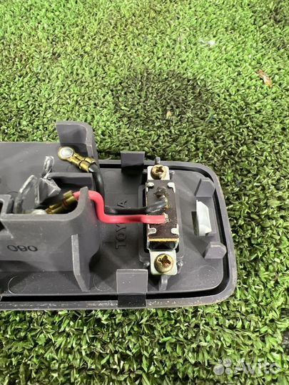 Плафон освещения багажника Toyota Celica ZZT231